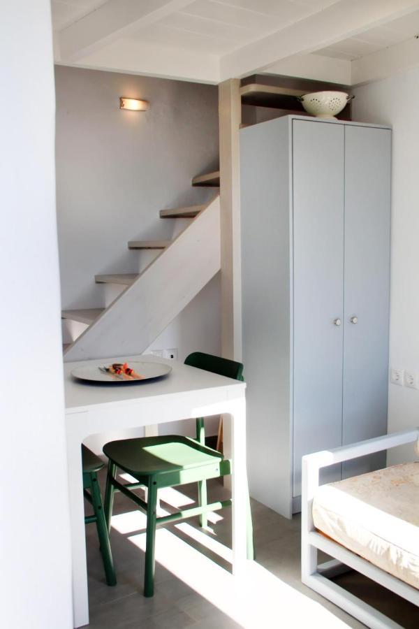 Cozy Guesthouse - Agios Romanos Ngoại thất bức ảnh