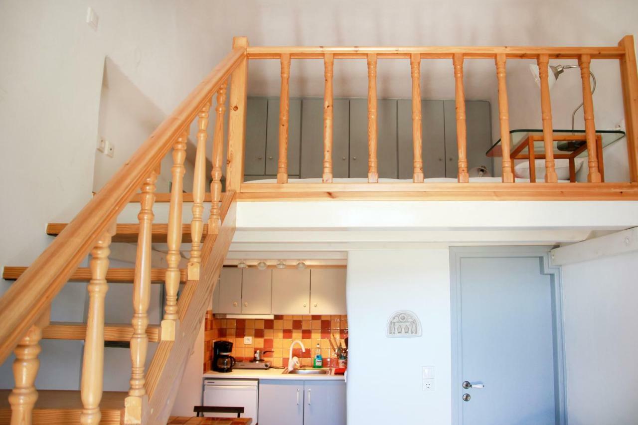 Cozy Guesthouse - Agios Romanos Ngoại thất bức ảnh
