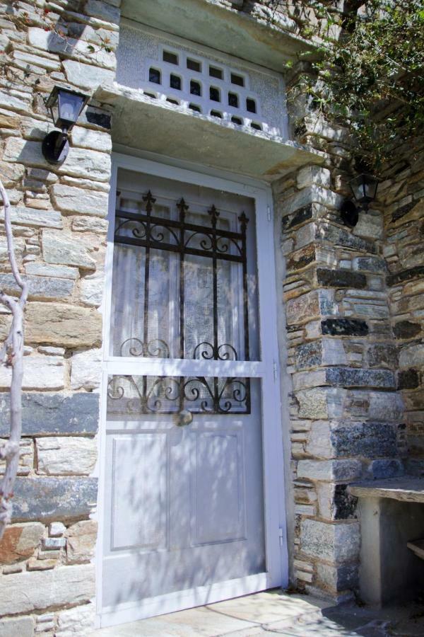 Cozy Guesthouse - Agios Romanos Ngoại thất bức ảnh