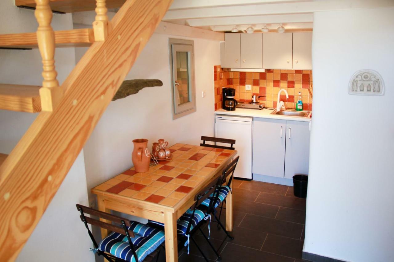 Cozy Guesthouse - Agios Romanos Ngoại thất bức ảnh